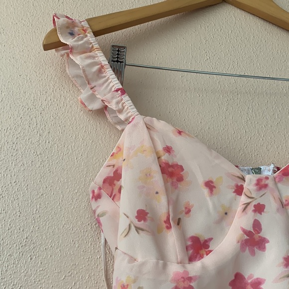 Kendall + Kylie Floral Corset like Crop Top White Pink Ruffles Sleeves S - Picture 2 of 7